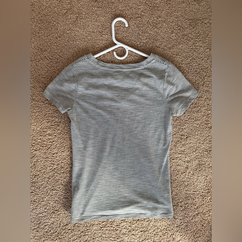 Size Small - Picture 2 of 2